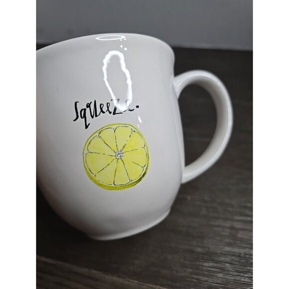 Rae Dunn Artisan Squeeze Lemon Icon  Citrus Juicer Pitcher Magenta Farmhouse - Picture 2 of 14